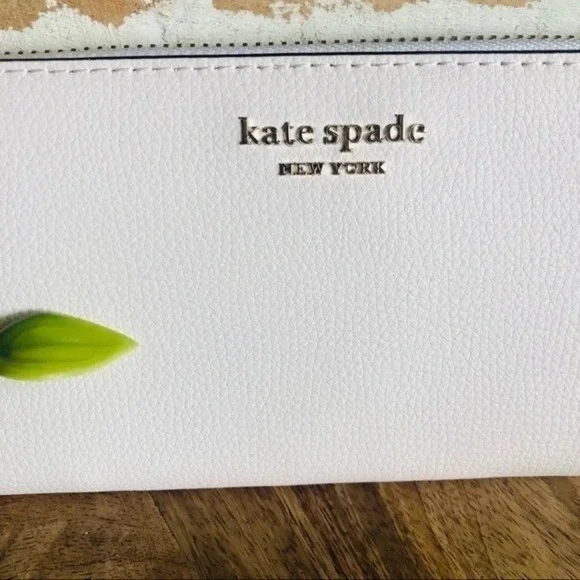 Kate Spade white Long Zip Wallet NWT